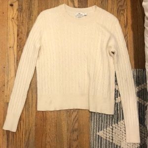 Gorgeous Vinyard Vines cashmere off white sweater!
